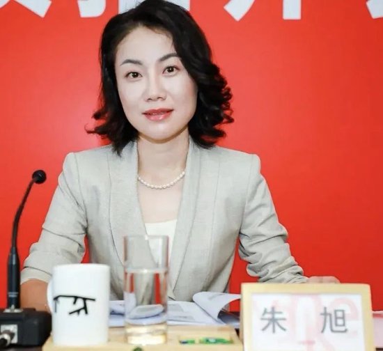 优配痢略 万物云城藏着万科生路？千万年薪女将朱旭的新战场